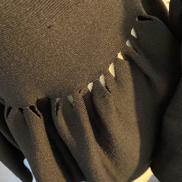 Ruffle cutout knit sweater - Picture 4 of 7